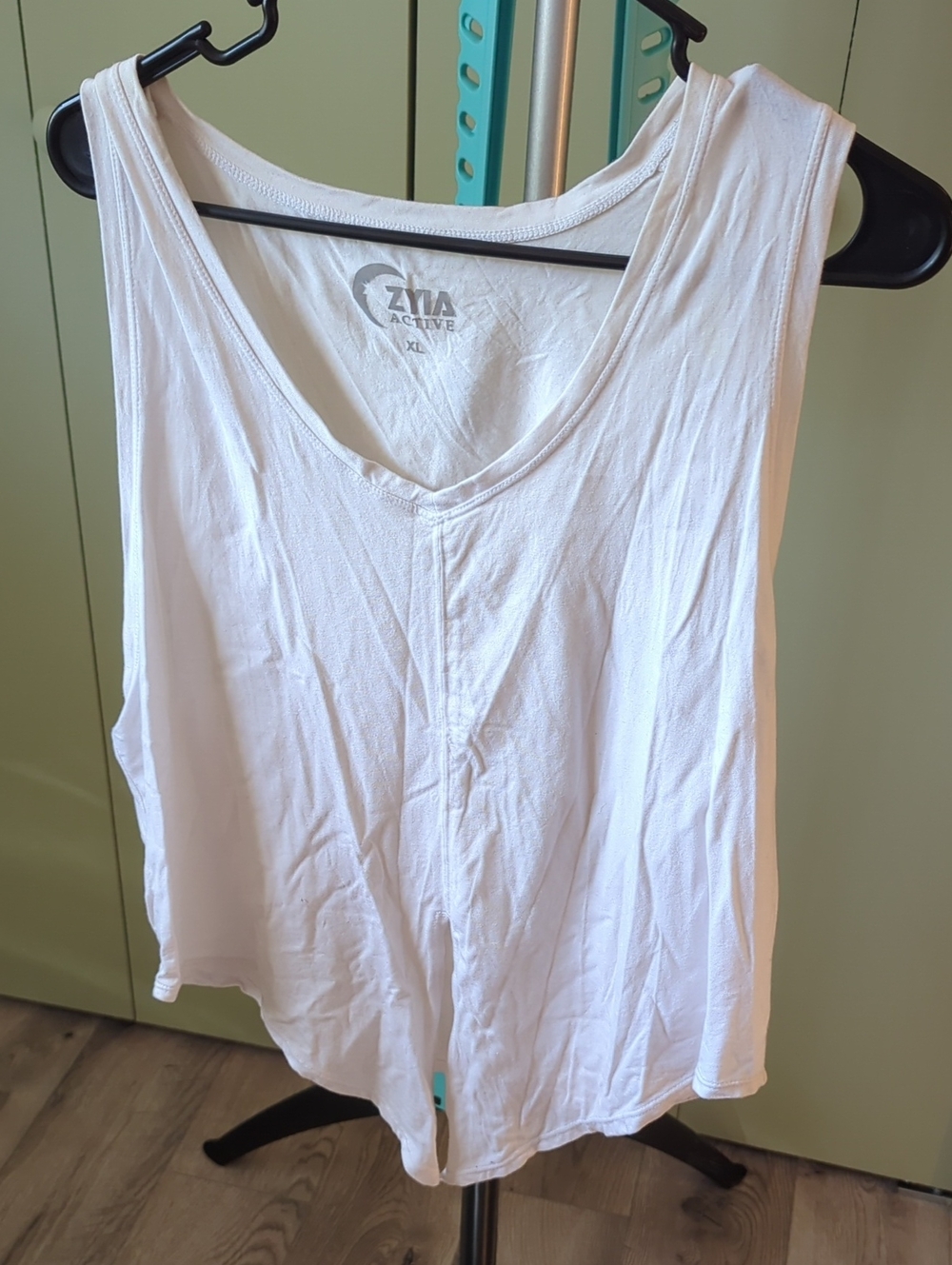 Zyia White Split Knot Crop Tank